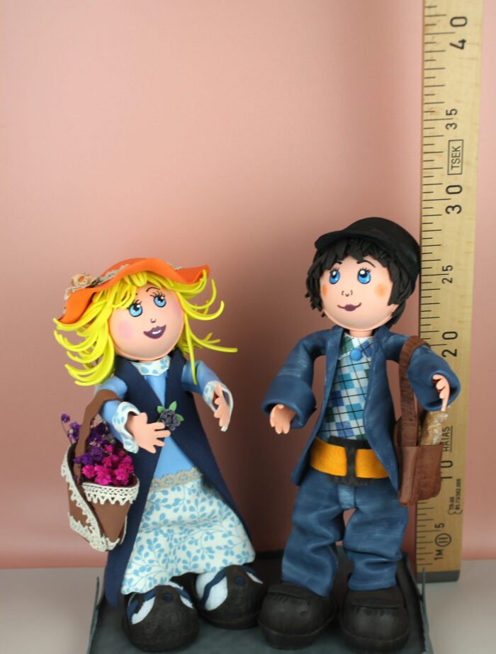 hauteur du couple de figurines