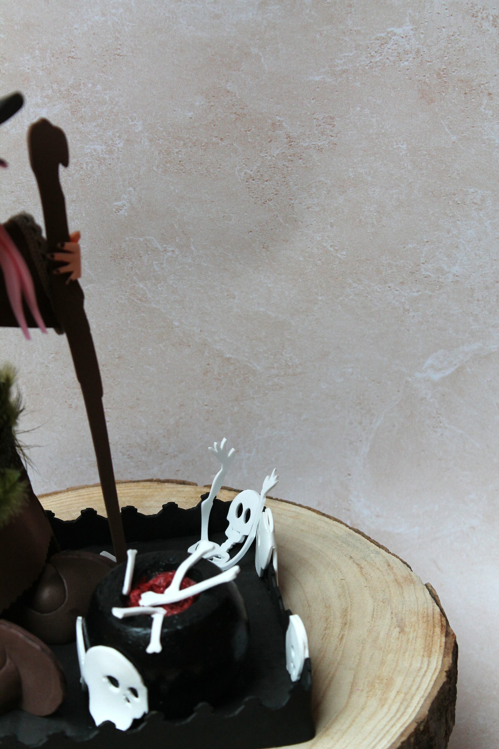 figurine d'halloween le décor de la sorcière