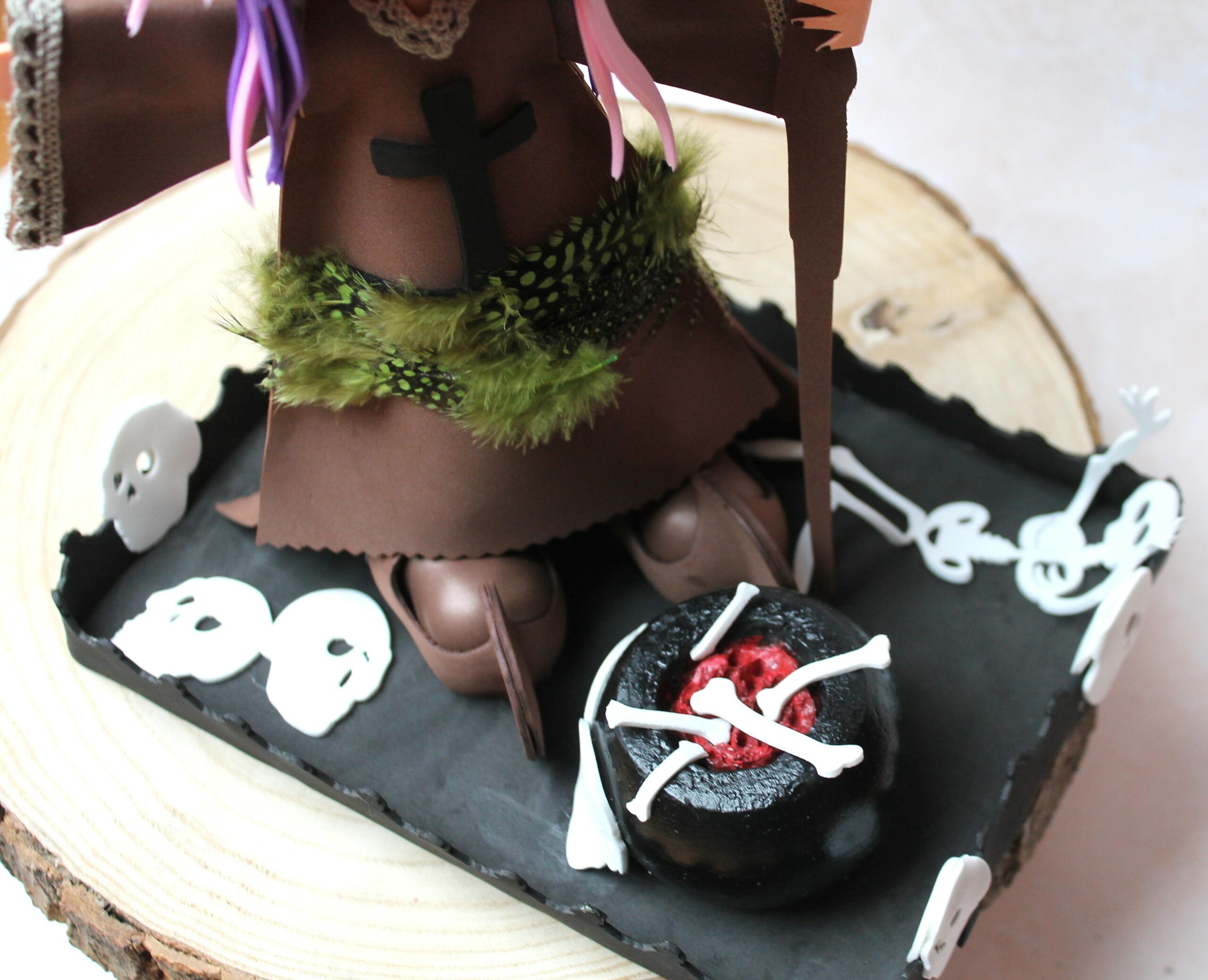 sorcière d'halloween au chaudron magique